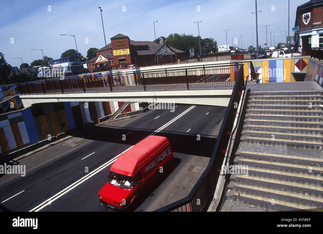 Sottopassaggio con un ponte pedonale Perry Barr Birmingham Regno Unito SB Foto Stock