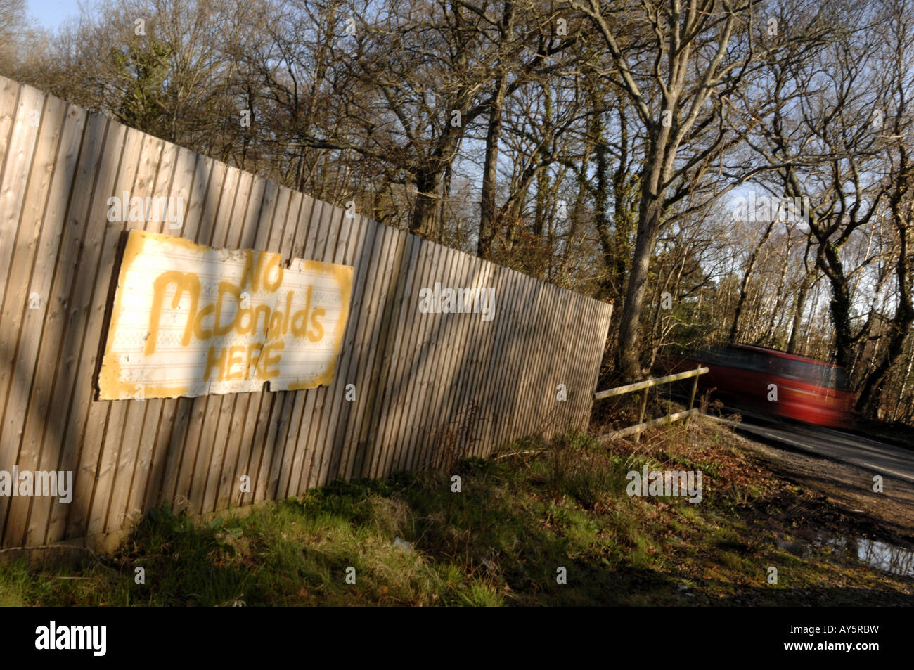 McDonalds segno di protesta sul sito vergine vicino a Bovey Tracey Newton Abbot Devon England Foto Stock