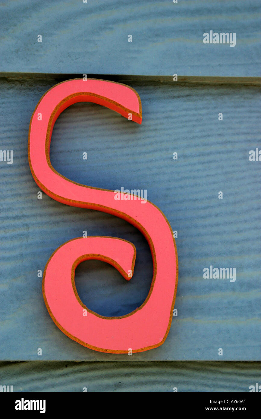 La lettera S su una vetrina Foto Stock
