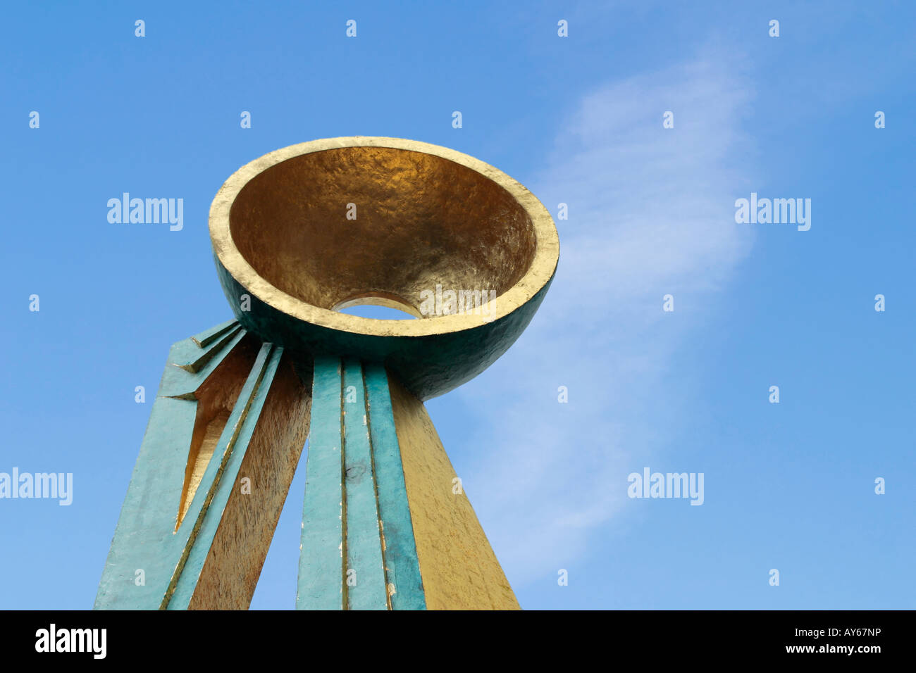 Inghilterra, Sussex, Bognor Regis. Sun scultura di Pietro Codling. Foto Stock