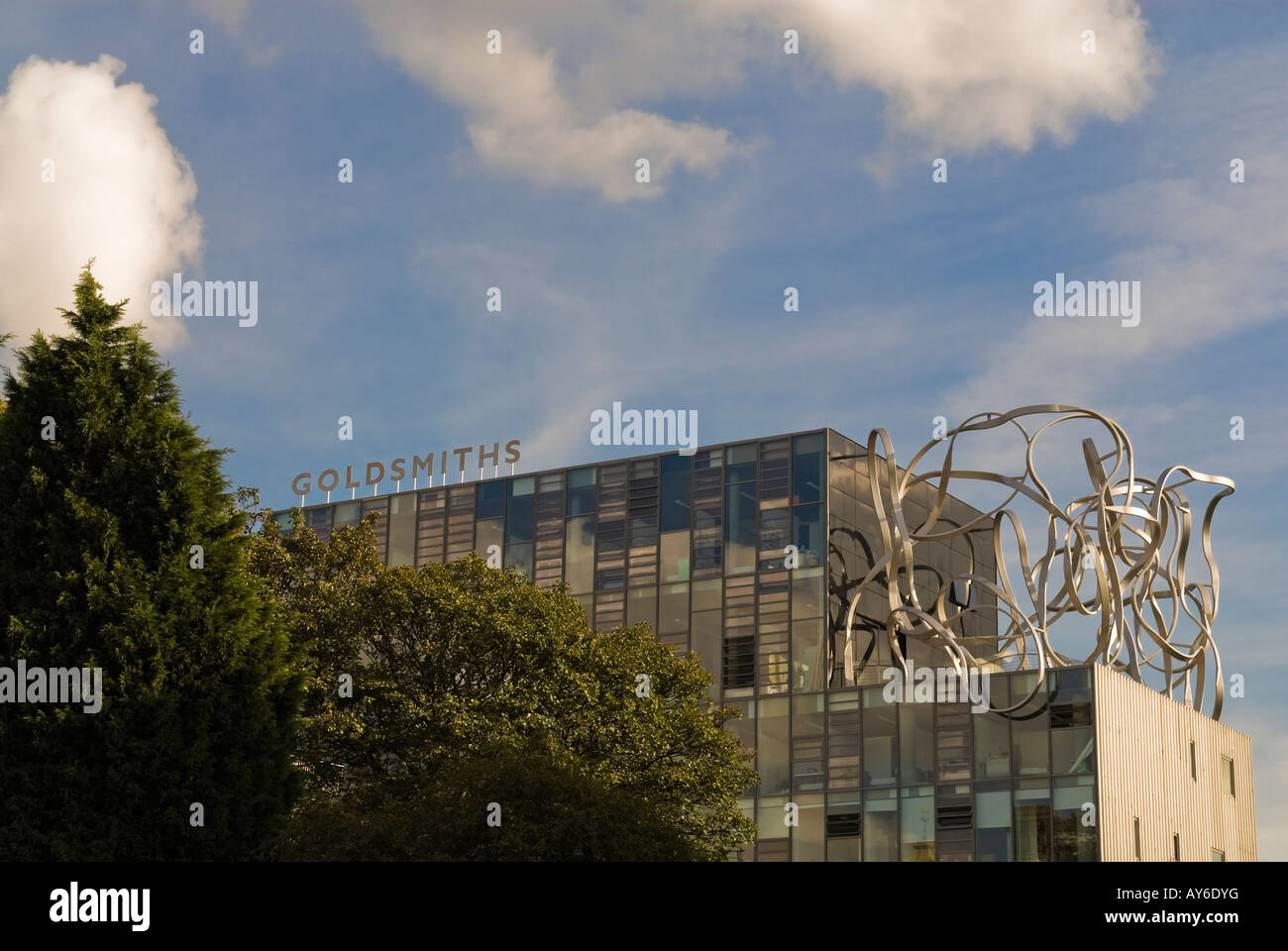 Il Ben Pimlott Edificio, orafi, Università di Londra da New Cross Road. Progettato da Will Alsop, Alsop Architects Foto Stock
