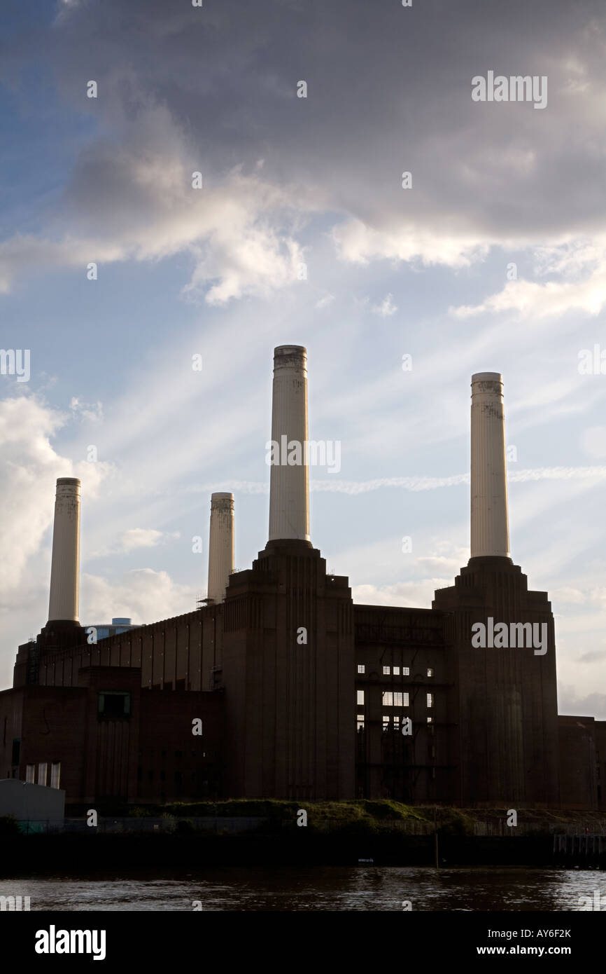 Battersea Power Station dal fiume Tamigi Londra Inghilterra Marzo 2008 Foto Stock