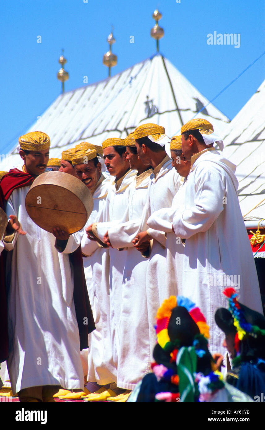 Il Marocco celebrazione folk Fantasia canzone e ballo Foto Stock