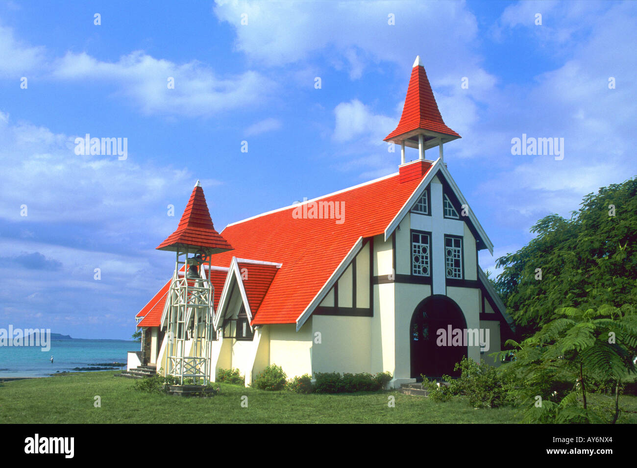 A nord-est, Cap Malheureux, infelice Cape, rosso chiesa coperta Foto Stock