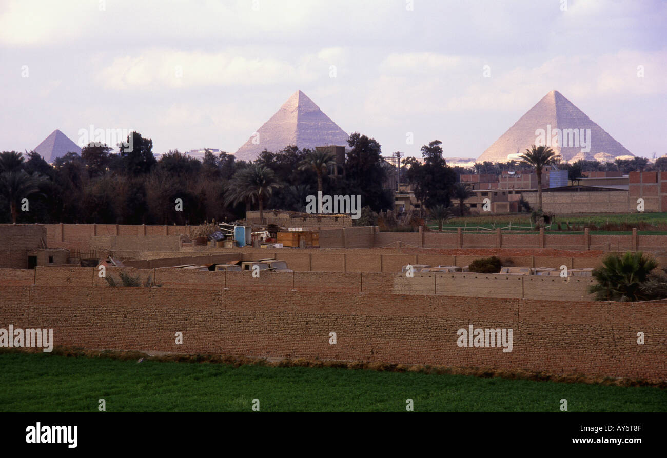 Royal egiziano mortuaria & strutture sacre Piramidi di Giza necropoli Cairo Repubblica Araba di Egitto Nord Africa Medio Oriente Foto Stock