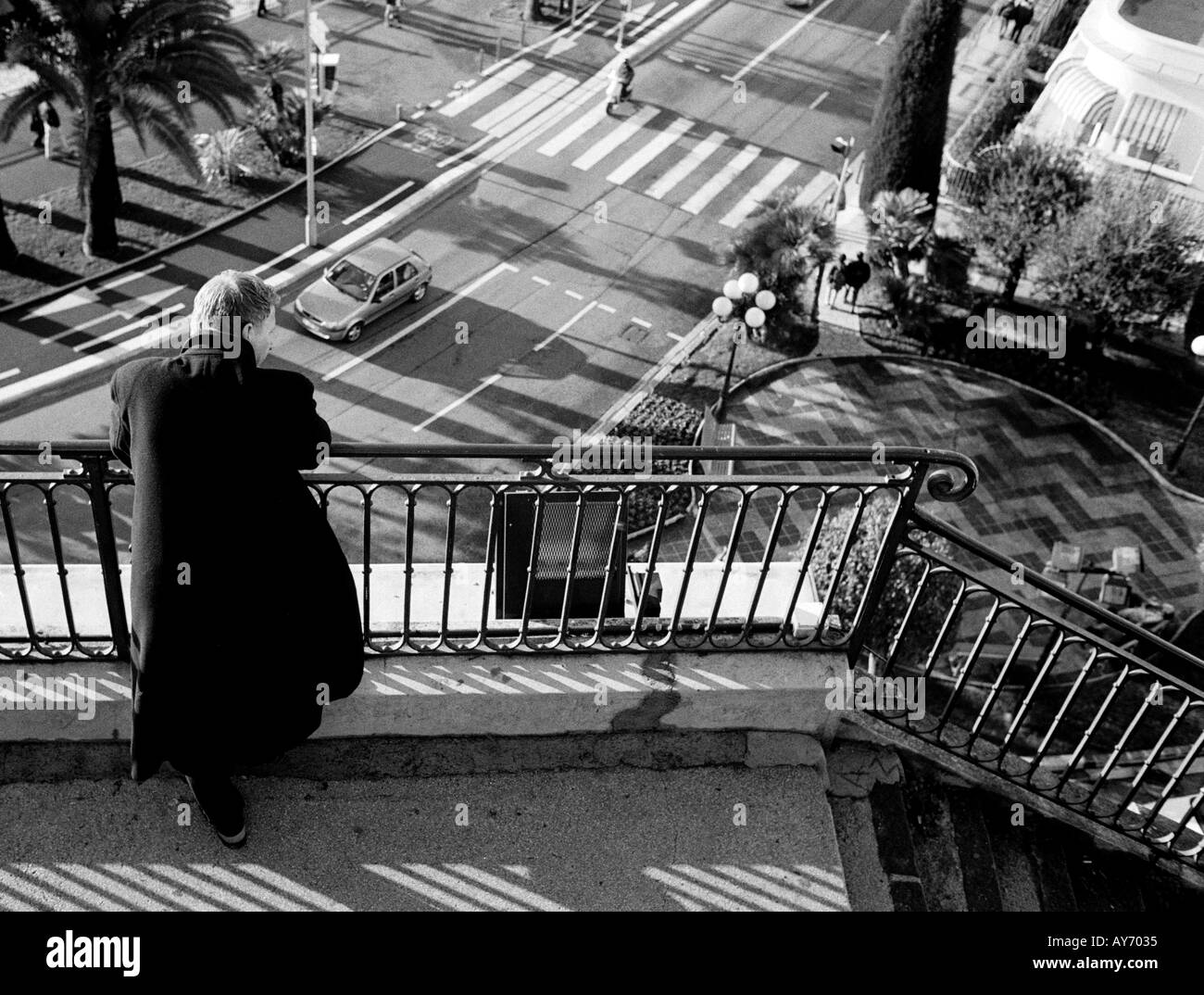 Uomo in attesa Nice Foto Stock