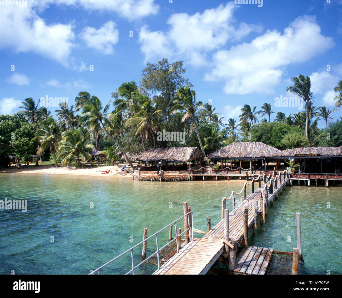 Wharf e il ristorante sulla spiaggia, Pangaimotu Island, Tongatapu, Regno di Tonga Foto Stock
