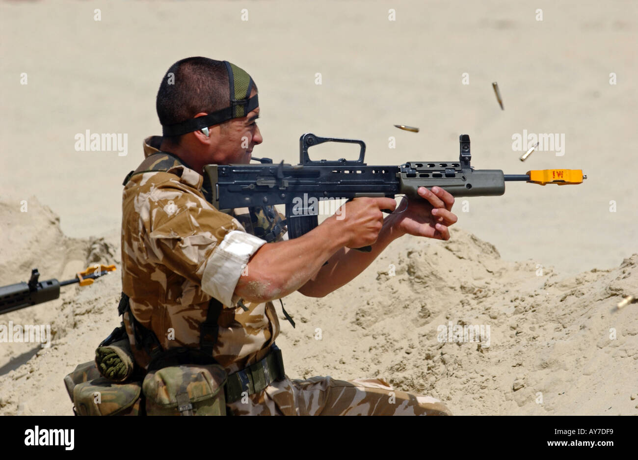 Royal Marine militari pratica un beach assault in Gran Bretagna REGNO UNITO Foto Stock