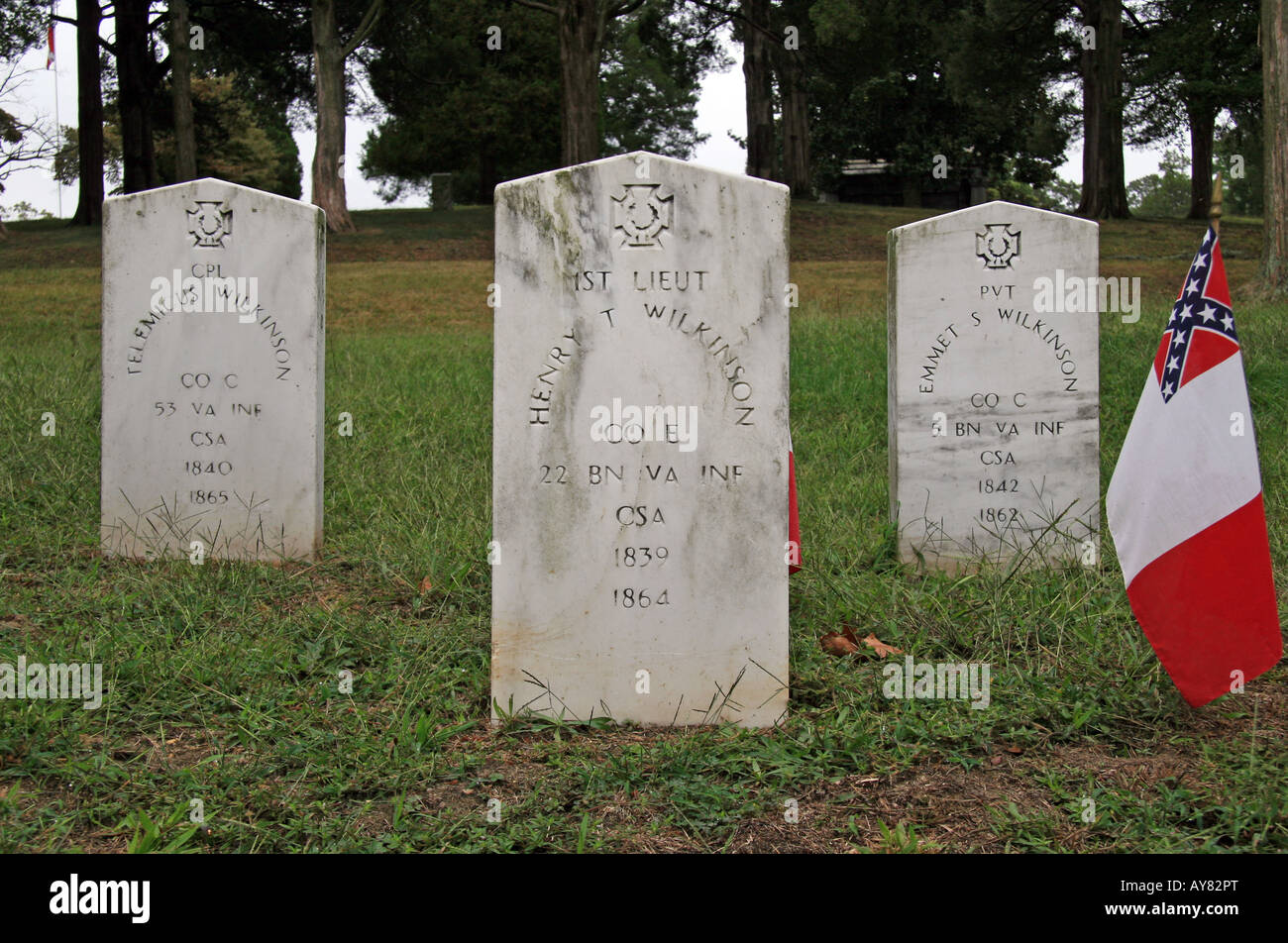 Tombe dei tre fratelli confederati a Blandford cimitero confederati a Pietroburgo, Virginia. Foto Stock