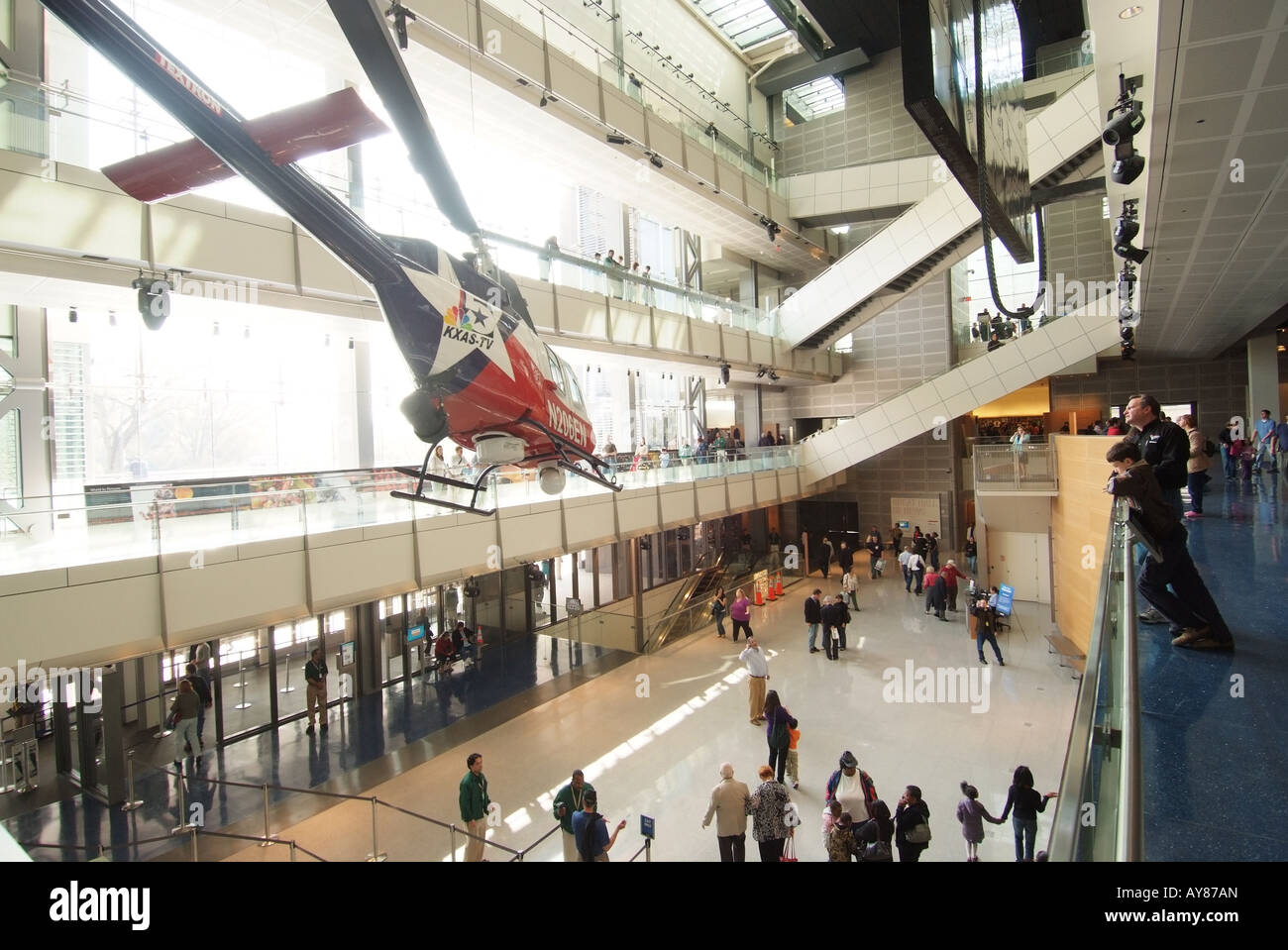 Stati Uniti Washington DC Newseum museo aperto nel mese di aprile 2008 dedicata alla storia delle news media Pennsylvania Avenue Foto Stock