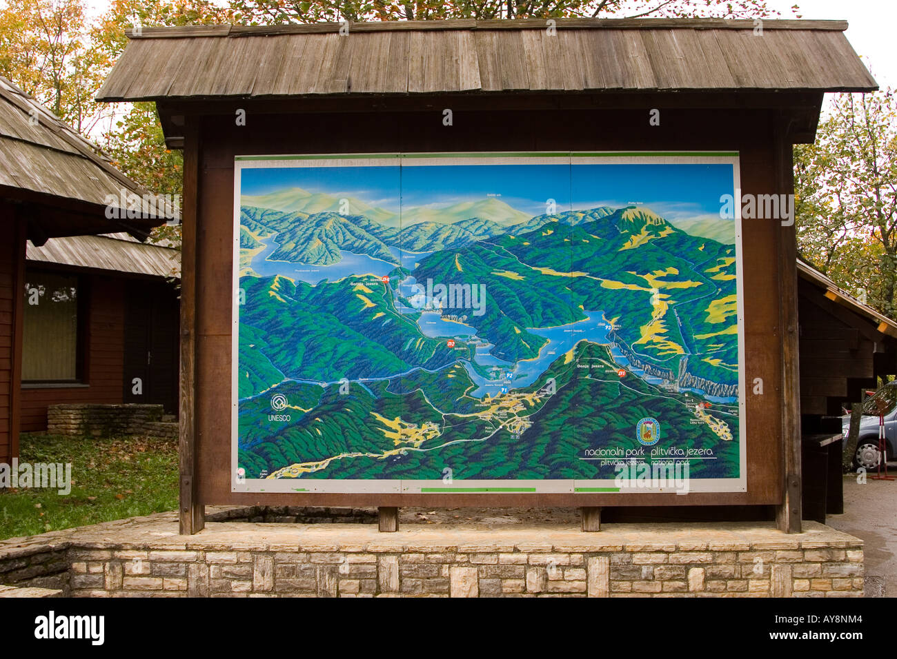 Foto di stock di un segno i visitatori a Plitvicka Jezera Park in Croazia Foto Stock