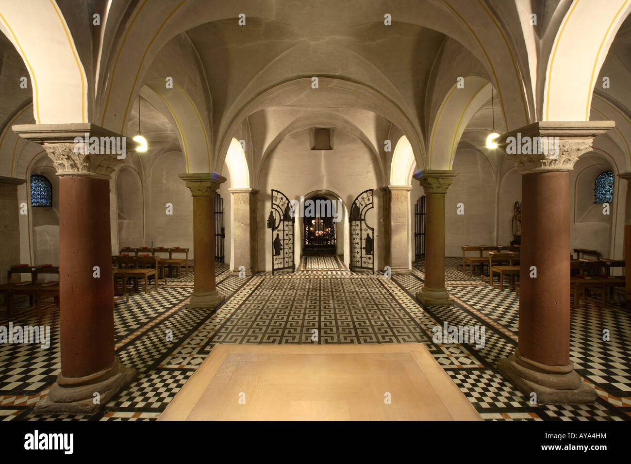 Essen-Werden, Stiftskirche San Ludgerus, Krypta, Ludgerus-Grab, Blick nach Westen Foto Stock