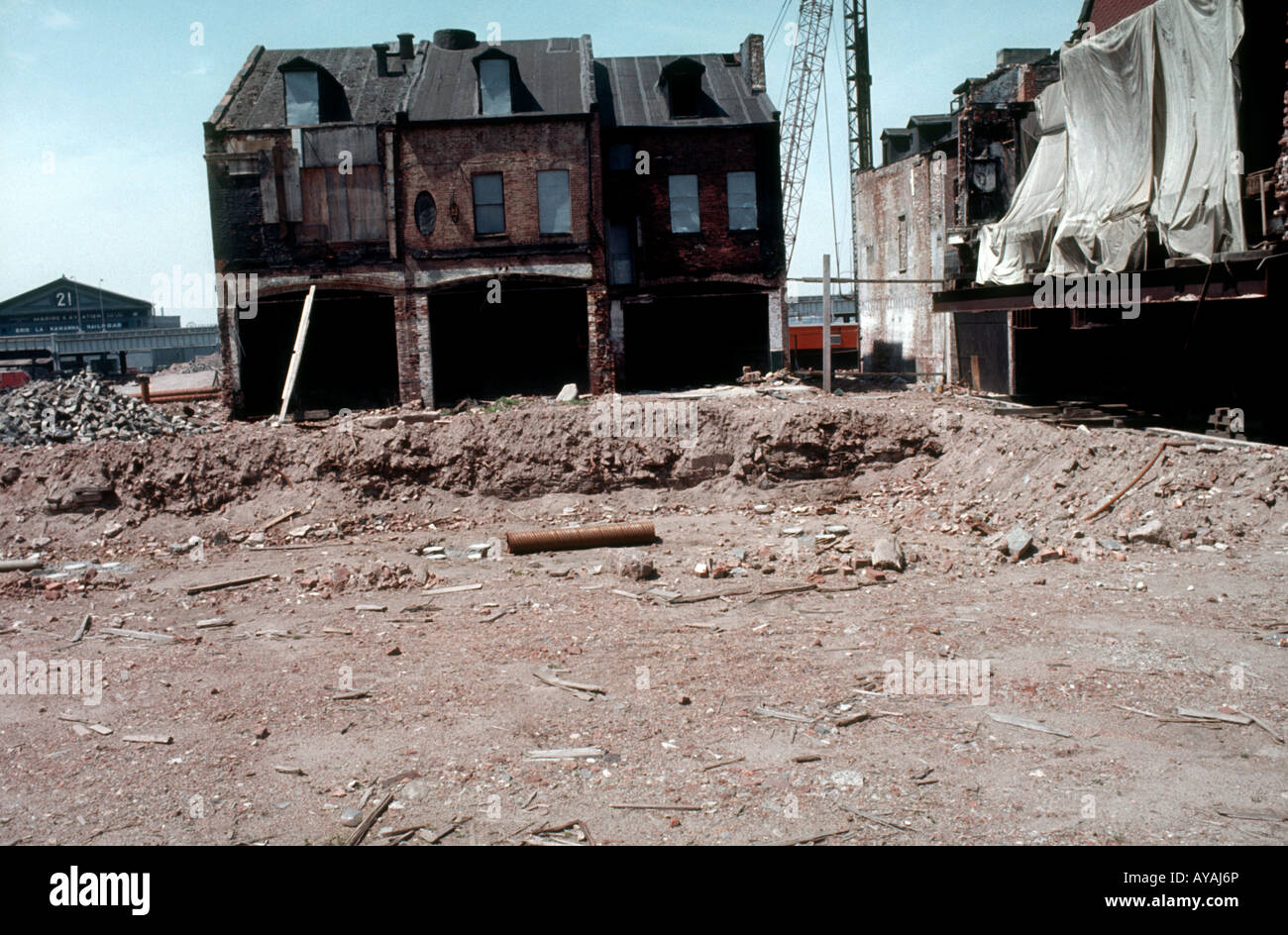 Parte posteriore del palazzo storico in Piazza dell'indipendenza sito in costruzione Foto Stock