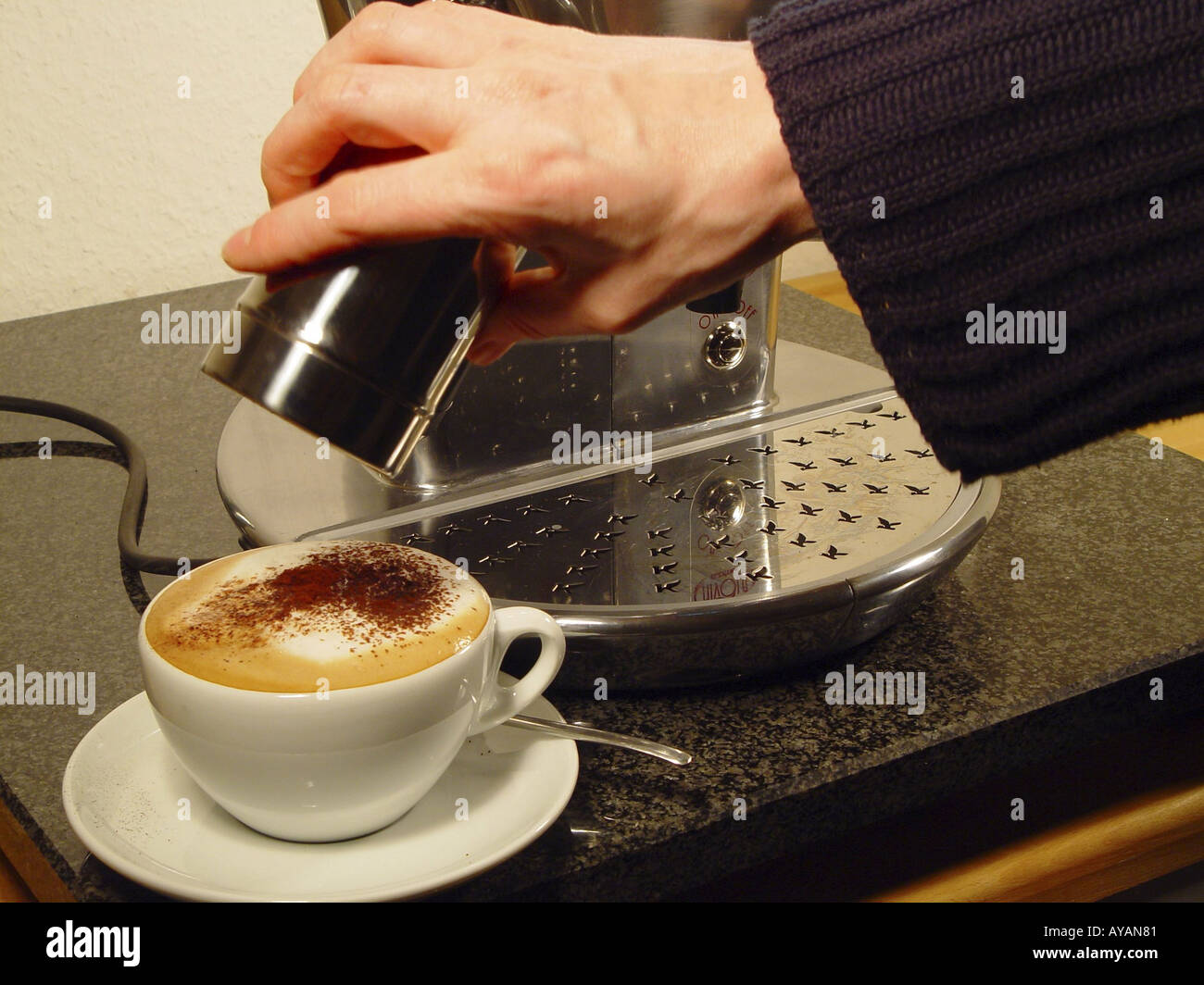 Zubereitung von Espresso Foto Stock