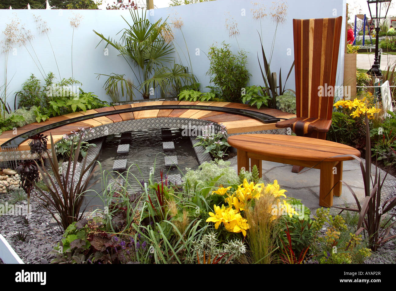 Regno Unito Cheshire Knutsford Tatton Hall RHS Flower Show Agosto Giardino progetta lo spirito dell'Automobilismo garden Foto Stock