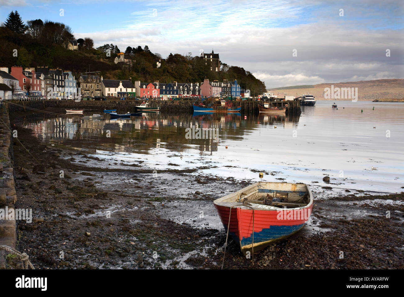 Barca da pesca a Tobermory, Isle of Mull, Scozia Foto Stock