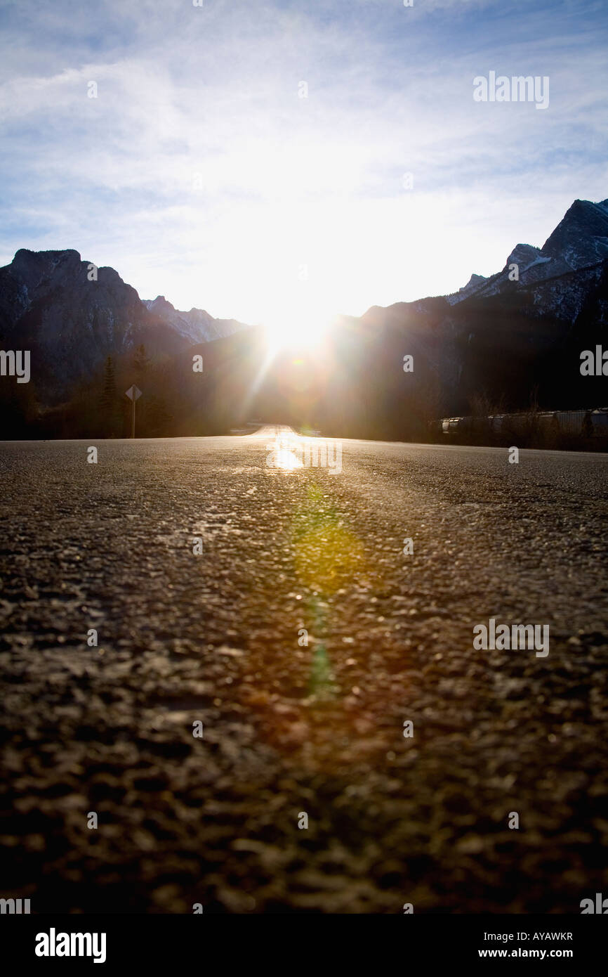 Una strada in Canmore, Alberta, Canada Foto Stock