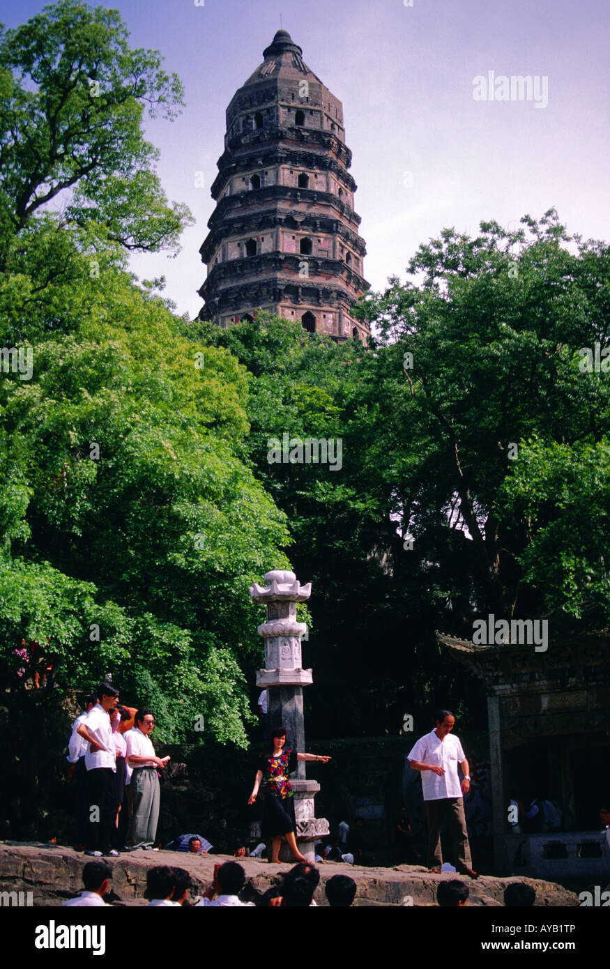 Suzhou's Yun Yan Pagoda costruita nel 961AD sulla collina della tigre (Hu Qiu) Foto Stock