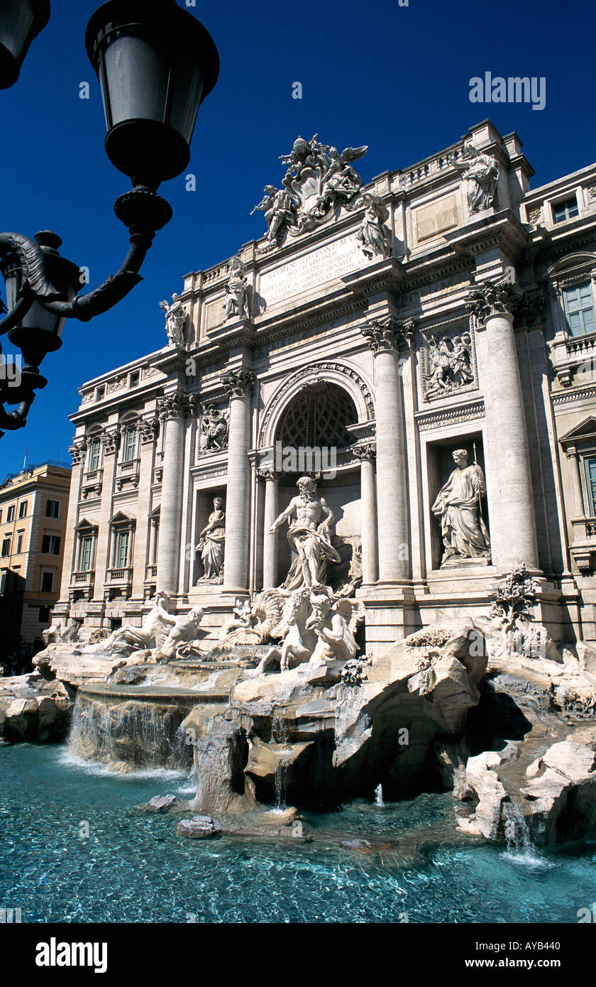 La famosa fontana di Trevi. Roma Italia Foto Stock
