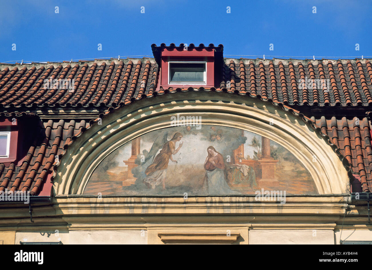 Dettaglio sopra cortile d'ingresso Naprstkovo Museo di Etnografia Betlemske namesti 1 Città Vecchia o Staré Mesto Praga Foto Stock