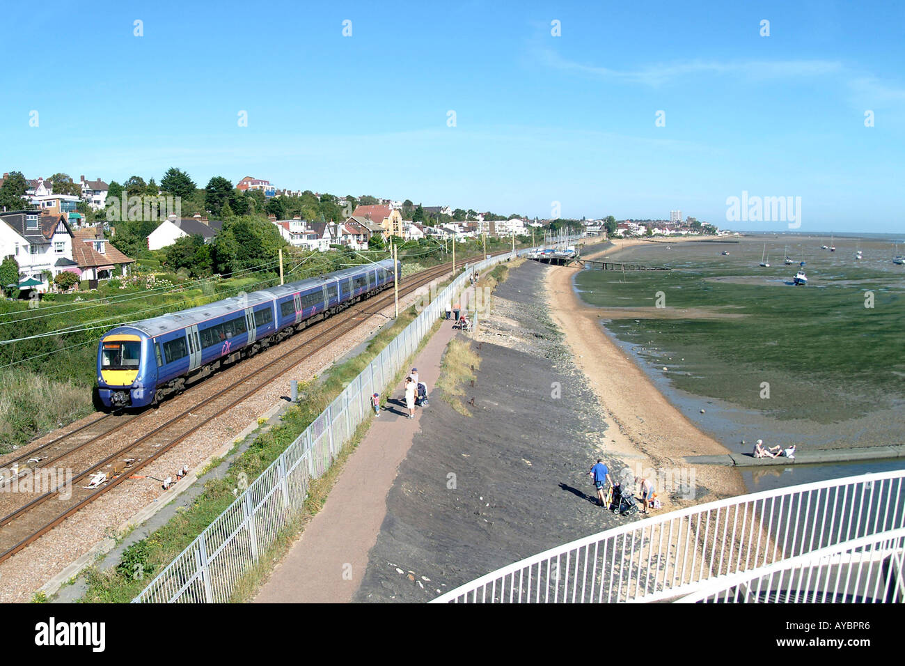 C2C Treno a velocità sul Southend on Sea a Londra servizio del treno Inghilterra Foto Stock