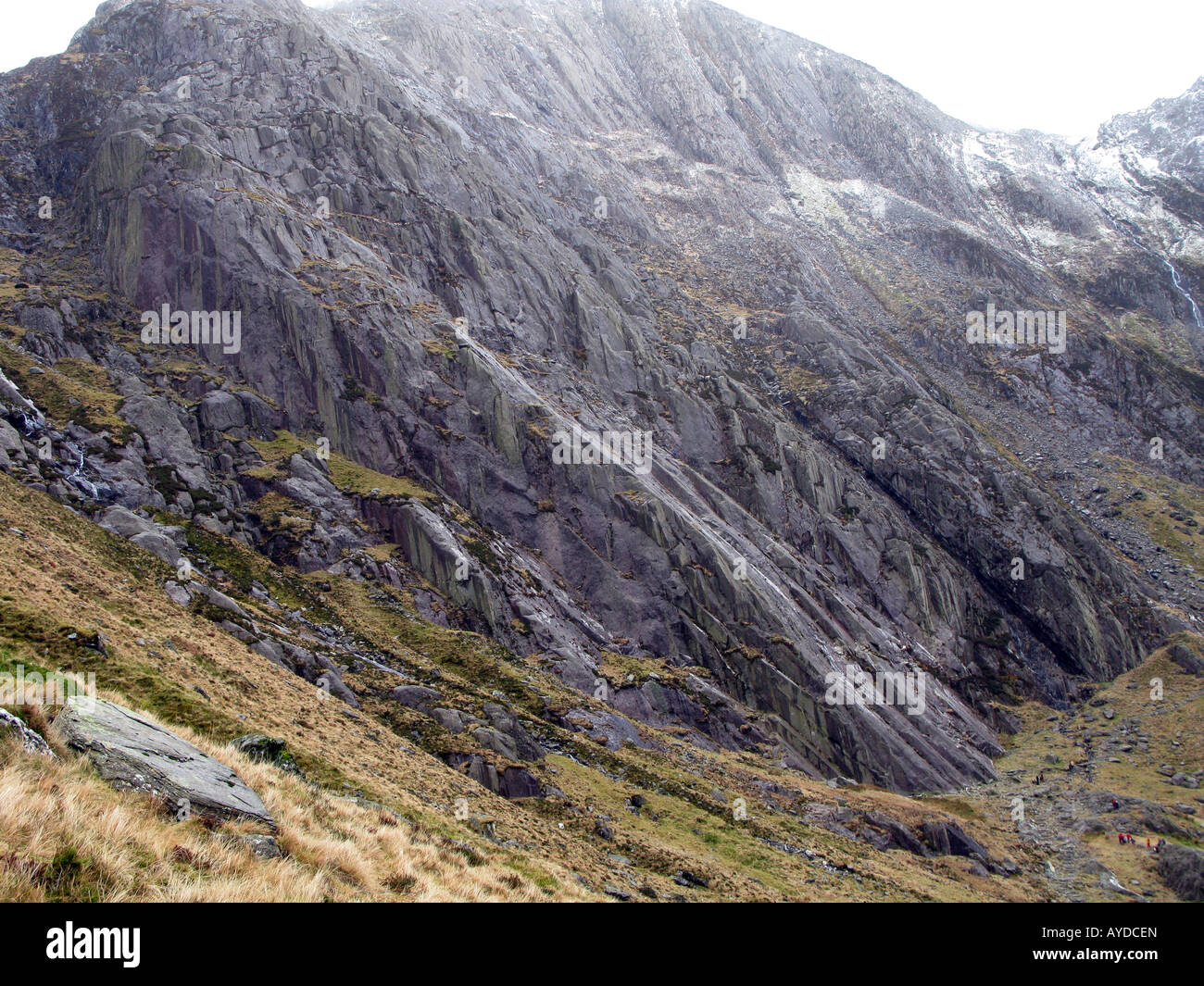 Idwal lastre e Glyder Fawr in Cwn Idwal nella valle Ogwen, nr Llanberis Bethesda e Bangor, Snowdonia, Foto Stock