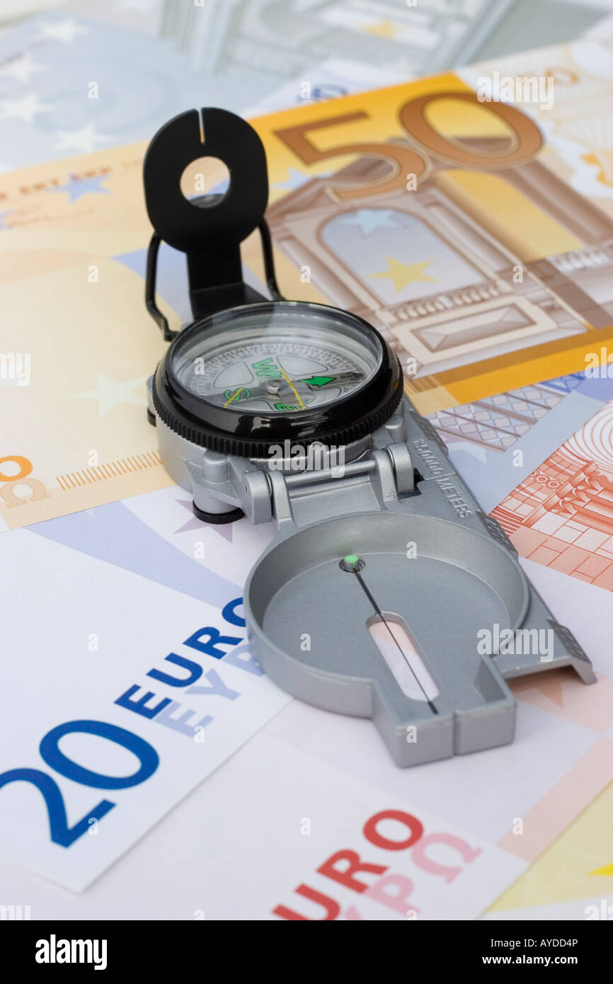 Bussola di banconote in euro Focus sulla bussola Foto Stock