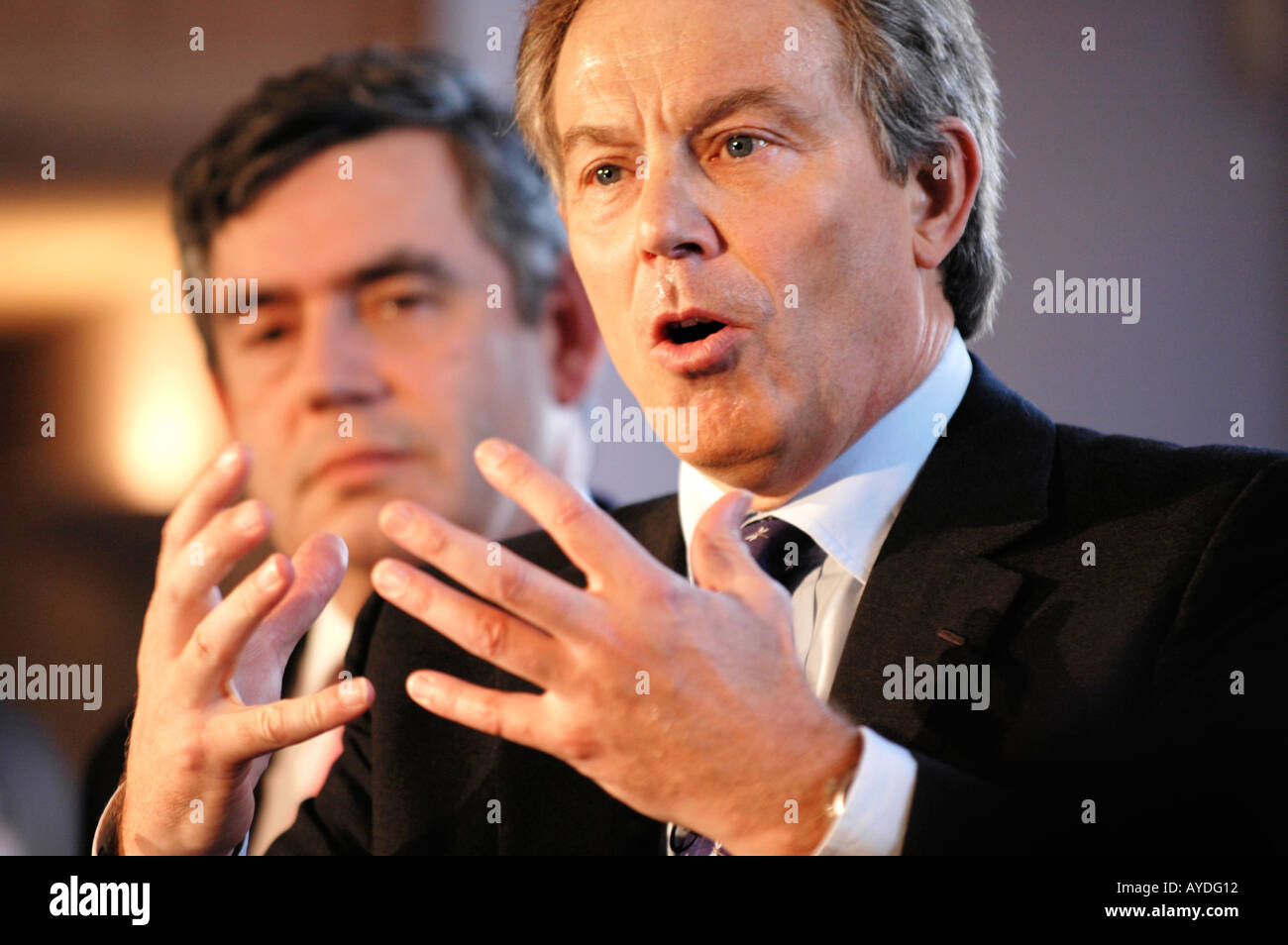 Gordon Brown la visione di Tony Blair parlare a un Partito Laburista comizio elettorale nel South Wales UK Foto Stock