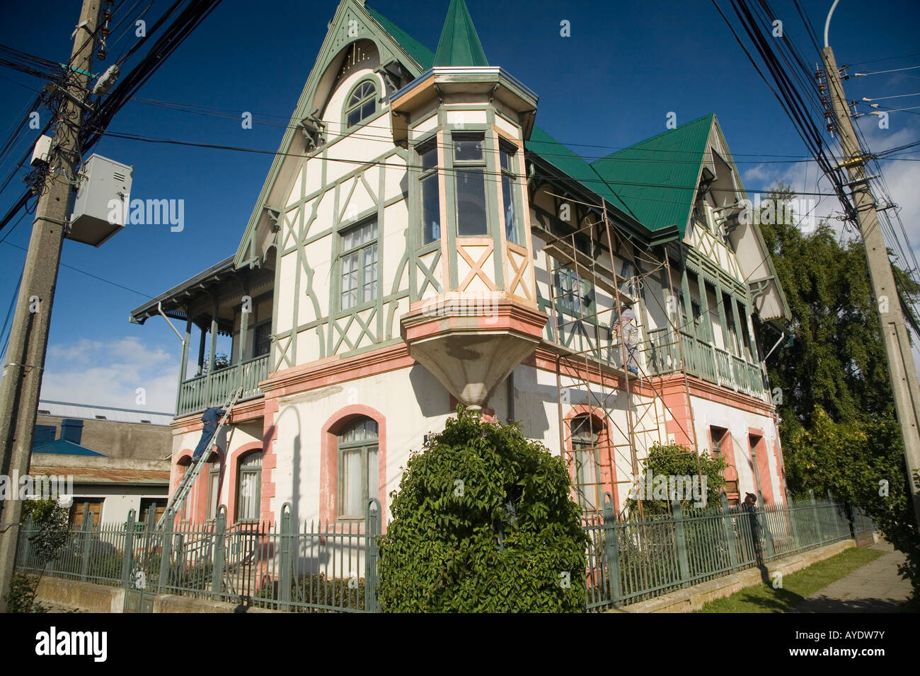 Vecchia casa in legno a Punta Arenas in Cile Foto Stock