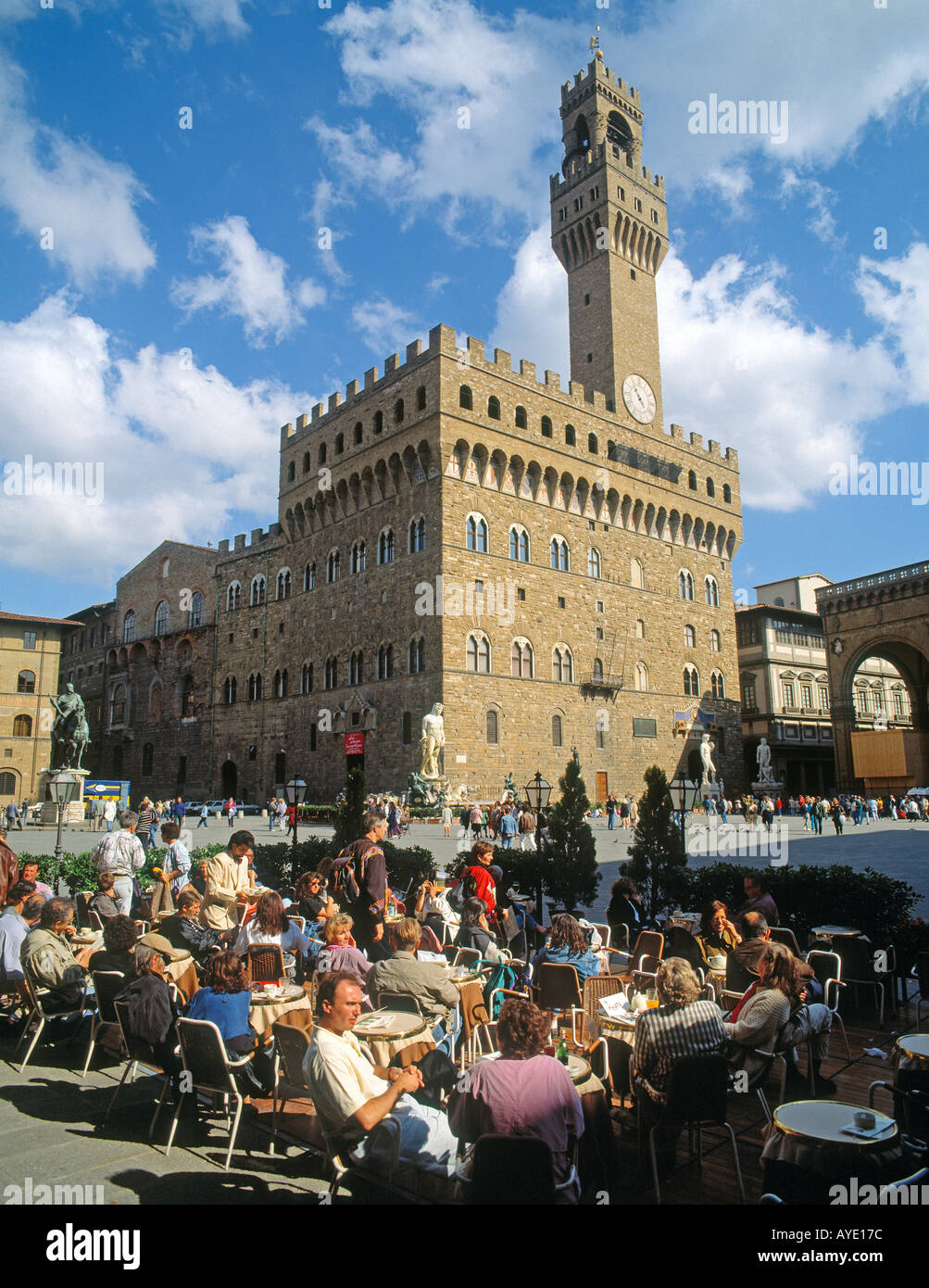 Firenze Toscana Italia Cafe la vita in Piazza della Signoria e Palazzo Vecchio Foto Stock