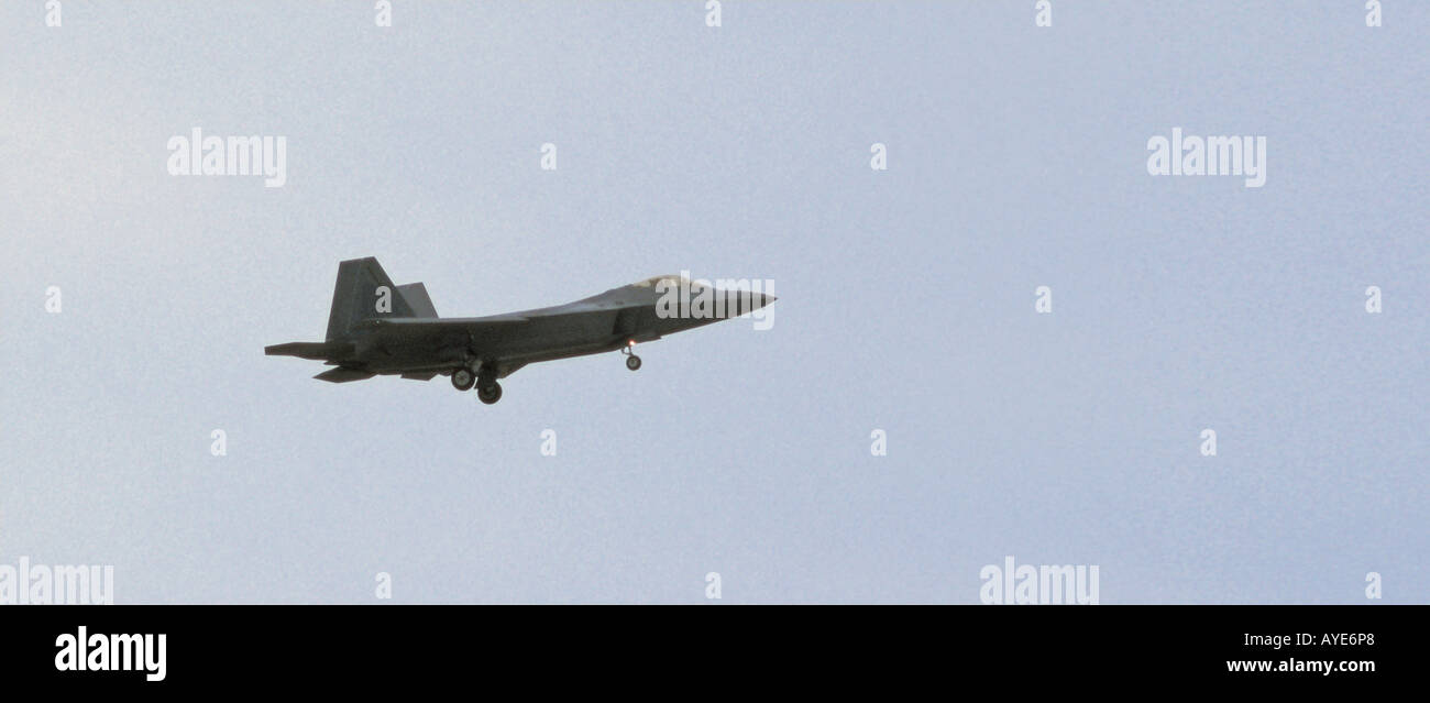 F22 Raptor advanced jet fighter in volo aviazione a mostrare in Van Nuys, California, estate 2006 Foto Stock