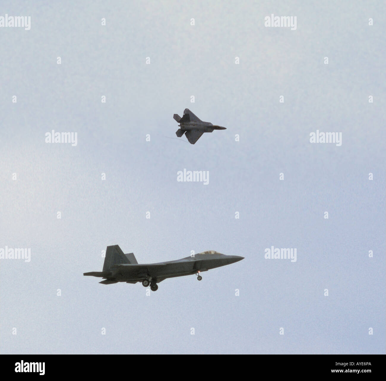 F22 Raptor advanced jet fighters in volo aviazione a mostrare in Van Nuys, California, estate 2006 Foto Stock