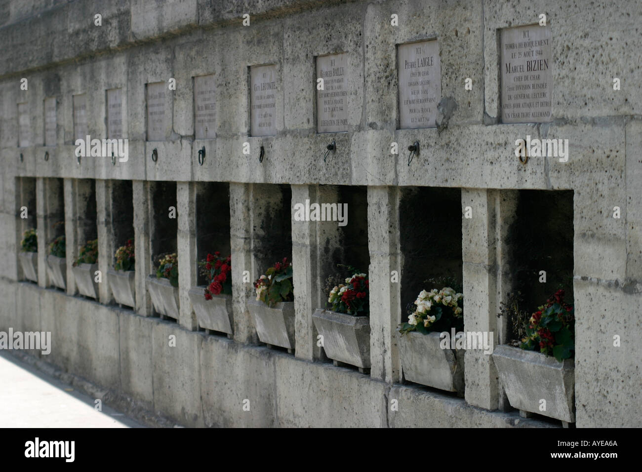 Memoriali di combattenti per la resistenza che morì durante il WW2 liberazione di Parigi nel mese di agosto 1944, Parigi, Francia Foto Stock