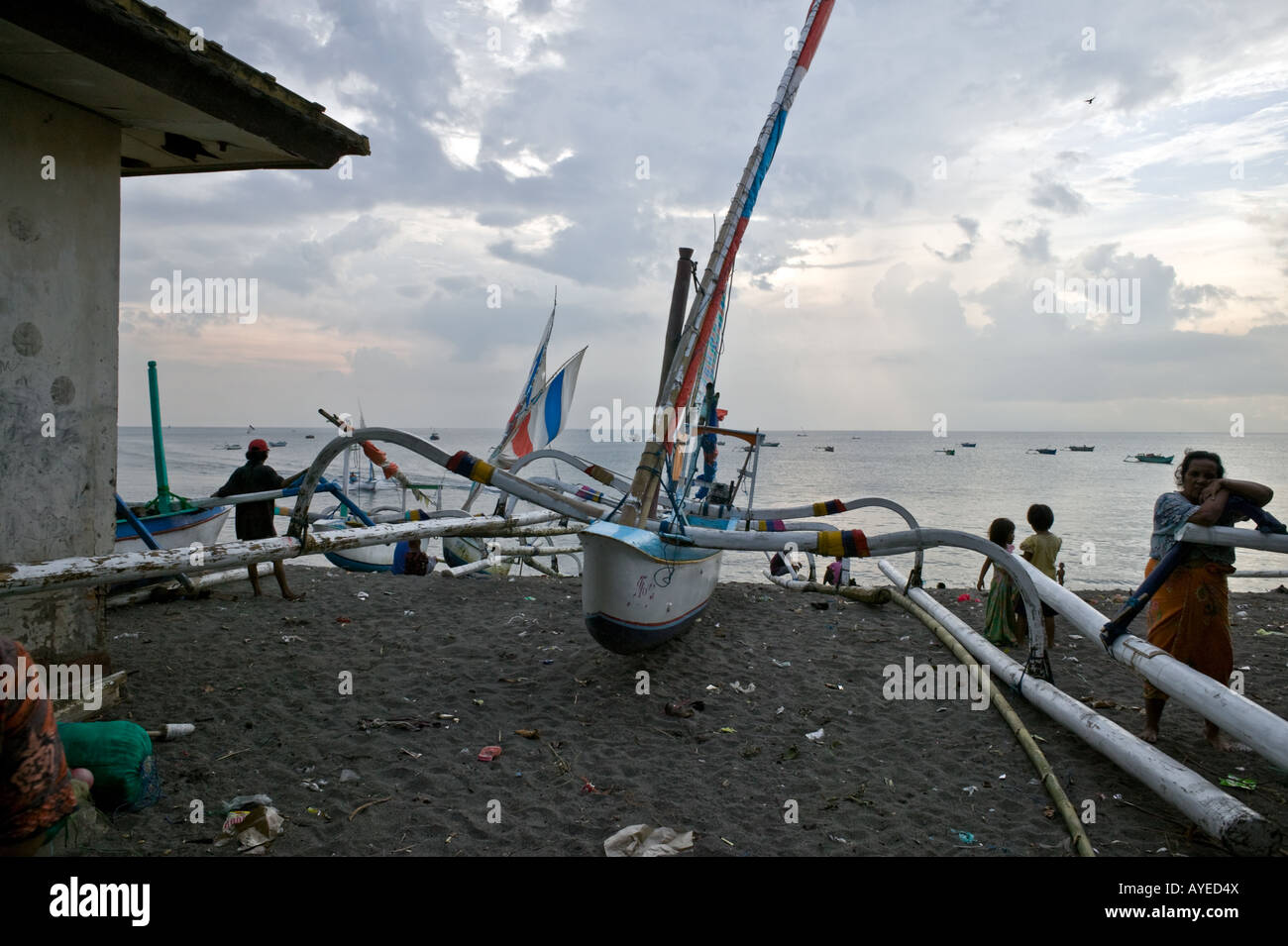 Di pescatori di spiaggia, Mataram Lombok, INDONESIA Foto Stock