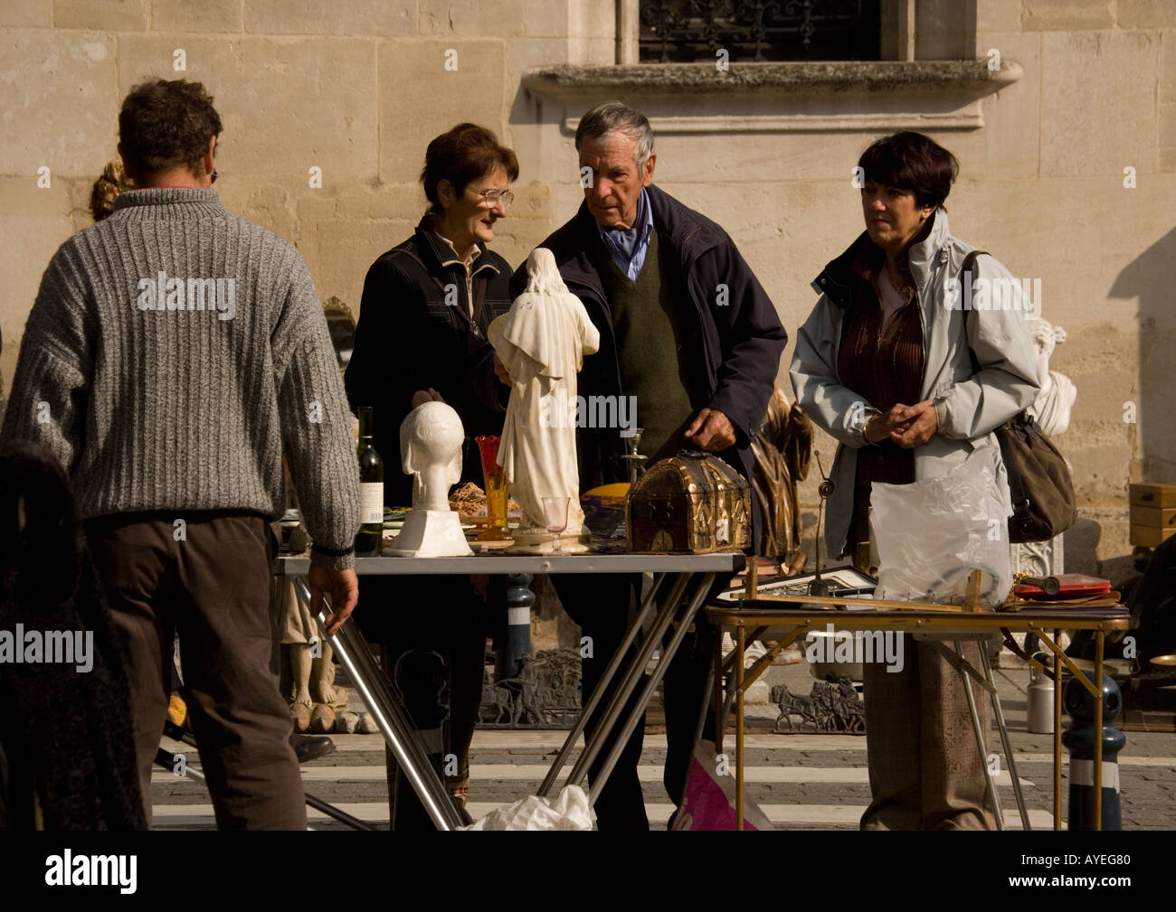 Mercatino dell'antiquariato a Nancy, Francia; autunno Foto Stock