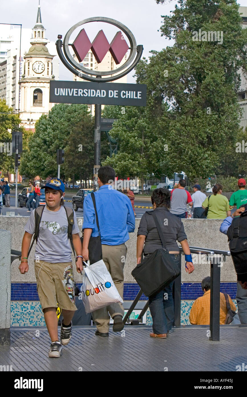 La Universidad de Chile della stazione della metropolitana di Santiago del Cile di sistema Foto Stock