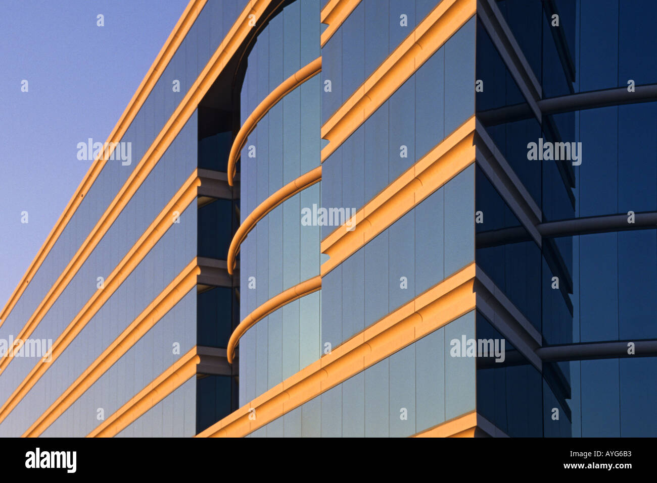 Moderno edificio di uffici esterni in vetro Oracle Corporation Foto Stock