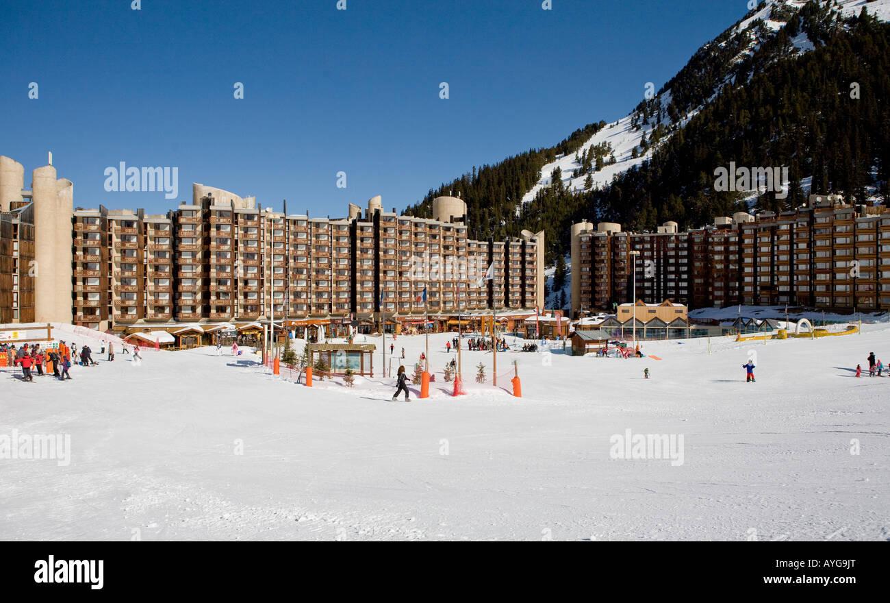 Scopo Bellcote costruito Ski Resort a La Plagne Alpi Francesi Francia Europa Foto Stock
