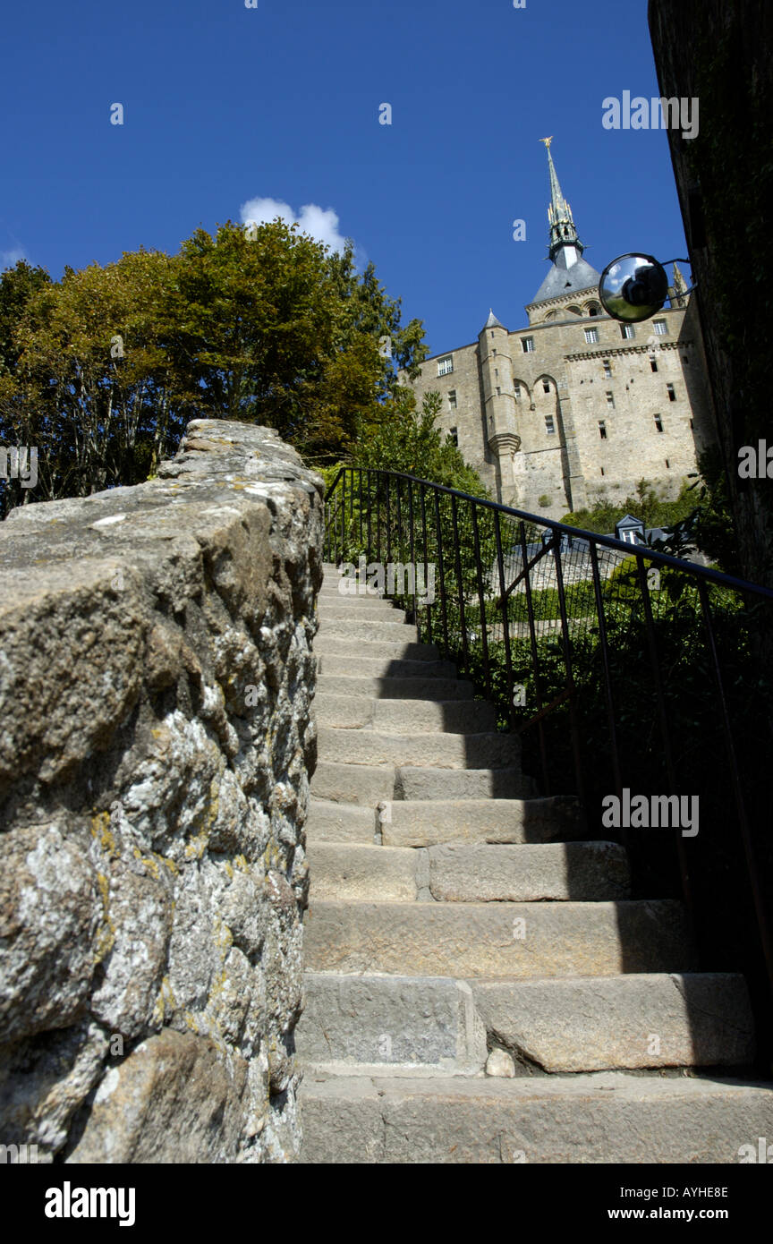 Mont St Michel parete e lapidato scale Foto Stock