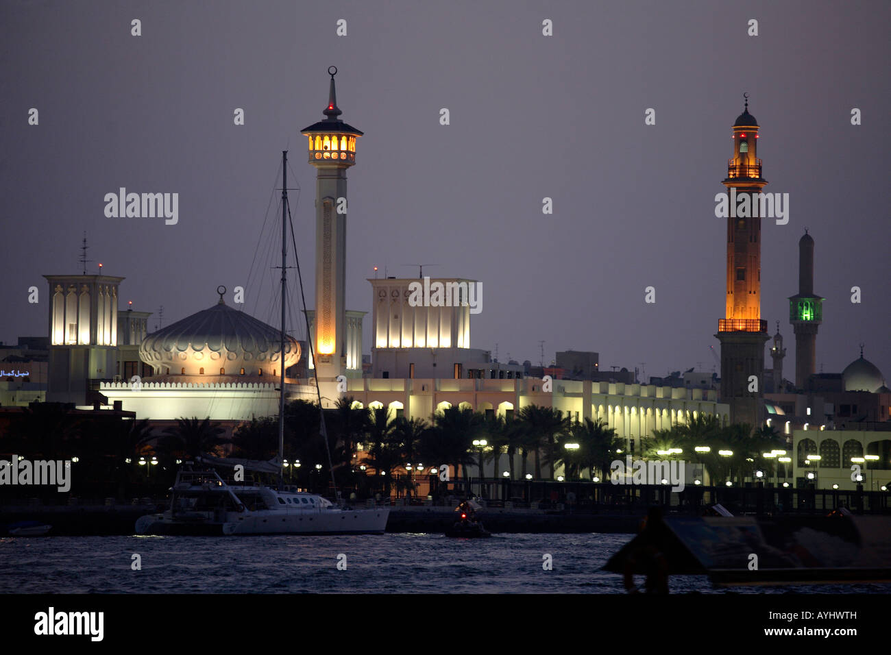 Emirati Arabi Uniti Dubai Righello Ufficio s grande moschea Foto Stock