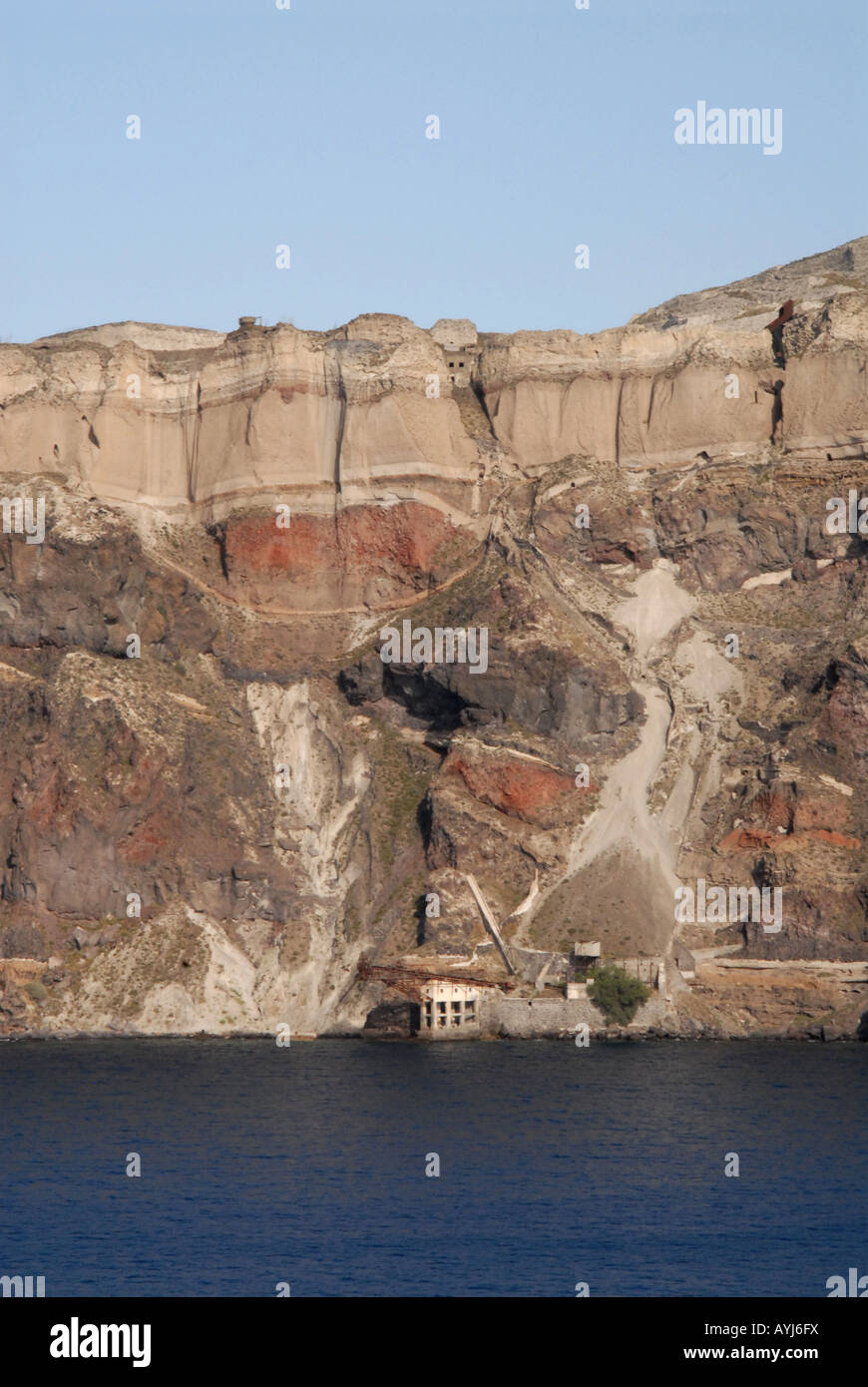 Santorini panorama dalla nave da crociera Foto Stock