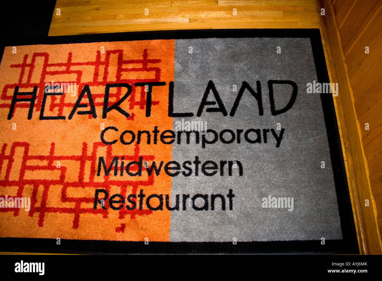 Il tappetino all'entrata Heartland contemporaneo ristorante del Midwest. St Paul Minnesota USA Foto Stock