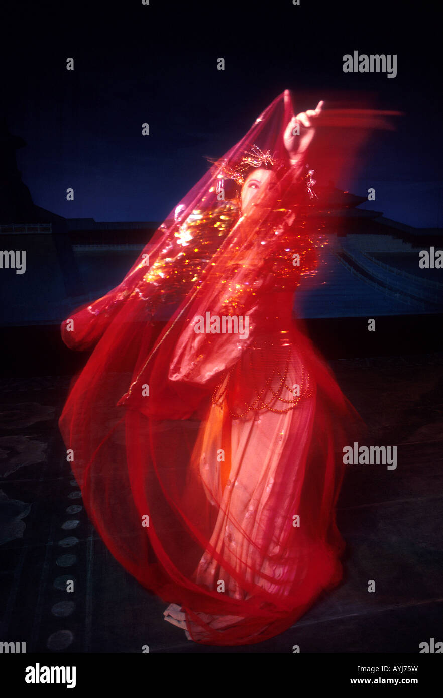 Concubina Imperiale signora Yang Guifei della Dinastia Tang perfomance di danza da la Via della Seta Foto Stock