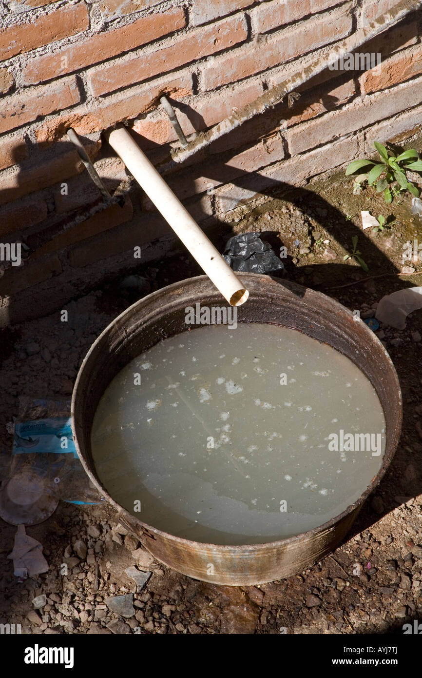 Sistema fognario in Solidaridad Colonia in Nogales Mexico Foto Stock