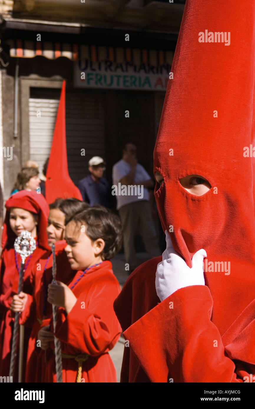 Malaga Costa del Sol Andalucía Spagna Nazarenos annuali di processione di Pasqua Foto Stock