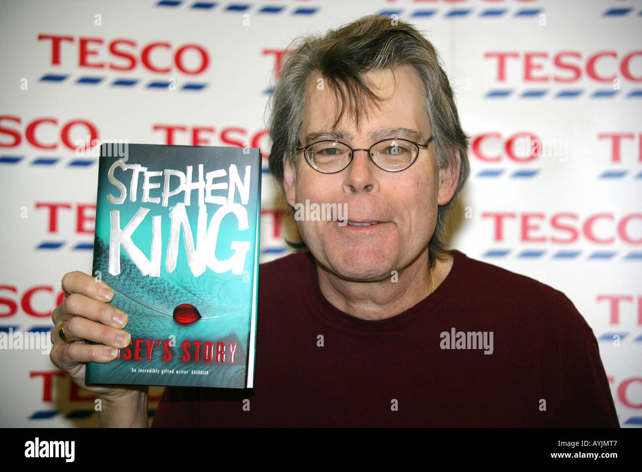Best-seller di Stephen King a una sessione di firma del suo nuovo libro "Lisey storia dell', Tesco, Lakeside, Inghilterra, Regno Unito. Foto Stock