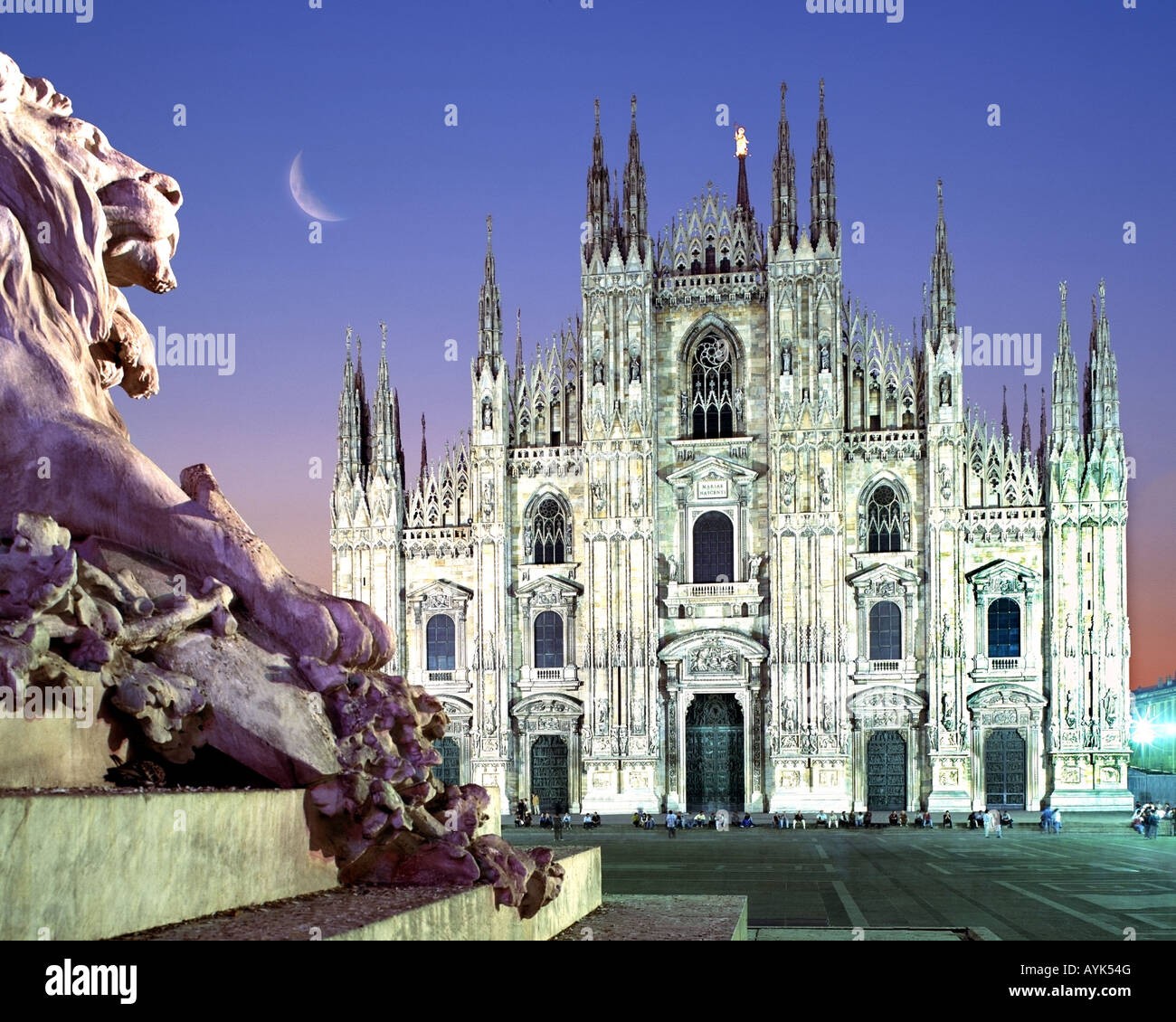 IT - MILANO: la Cattedrale di notte Foto Stock