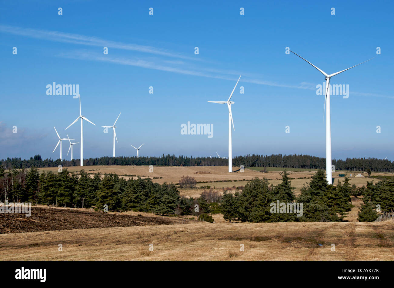 Le turbine eoliche di alleato per centrali eoliche Mercoeur ( Haute Loire ), Auvergne, Francia Foto Stock