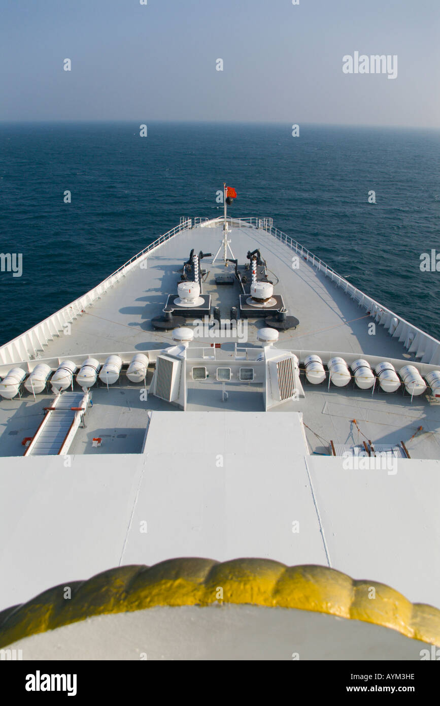 Full Steam Ahead archi dei QE2 crociera sul Atlantico aperto Foto Stock