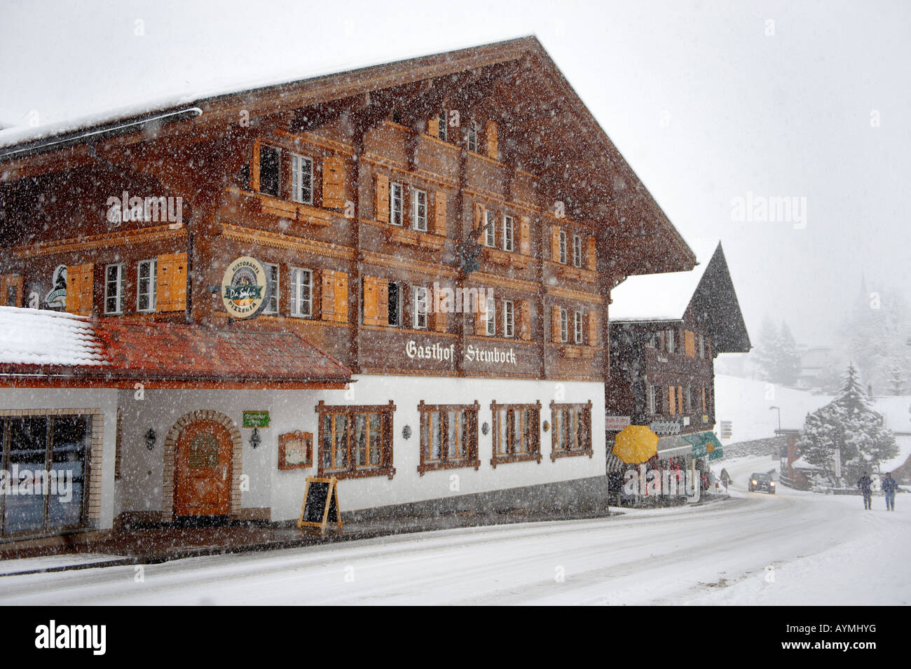 Hotel Gasthof Steinbock e il negozio in presenza di un notevole manto di neve caduta - Grindelwald - Brenese Alpi Svizzere Foto Stock